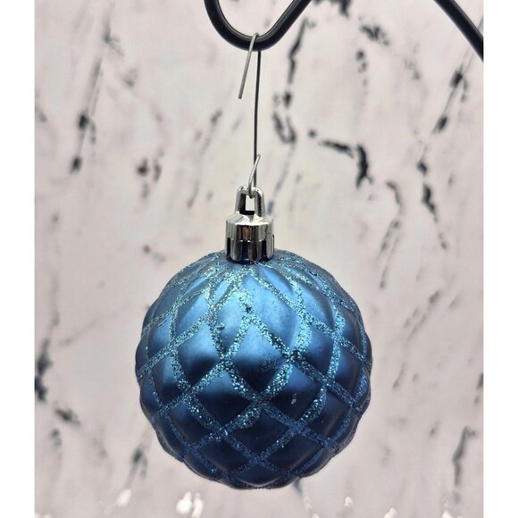 Pretty Set of 4 Christmas Ornaments Blue Glitter Plaid Classic Quilted Look - Picture 4 of 8
